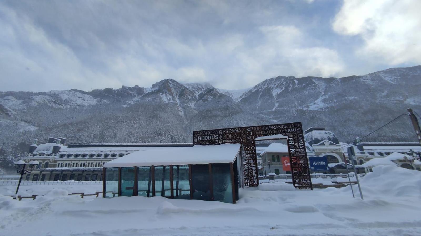 Arce Avairent Canfranc Estacion Apartment Exterior foto