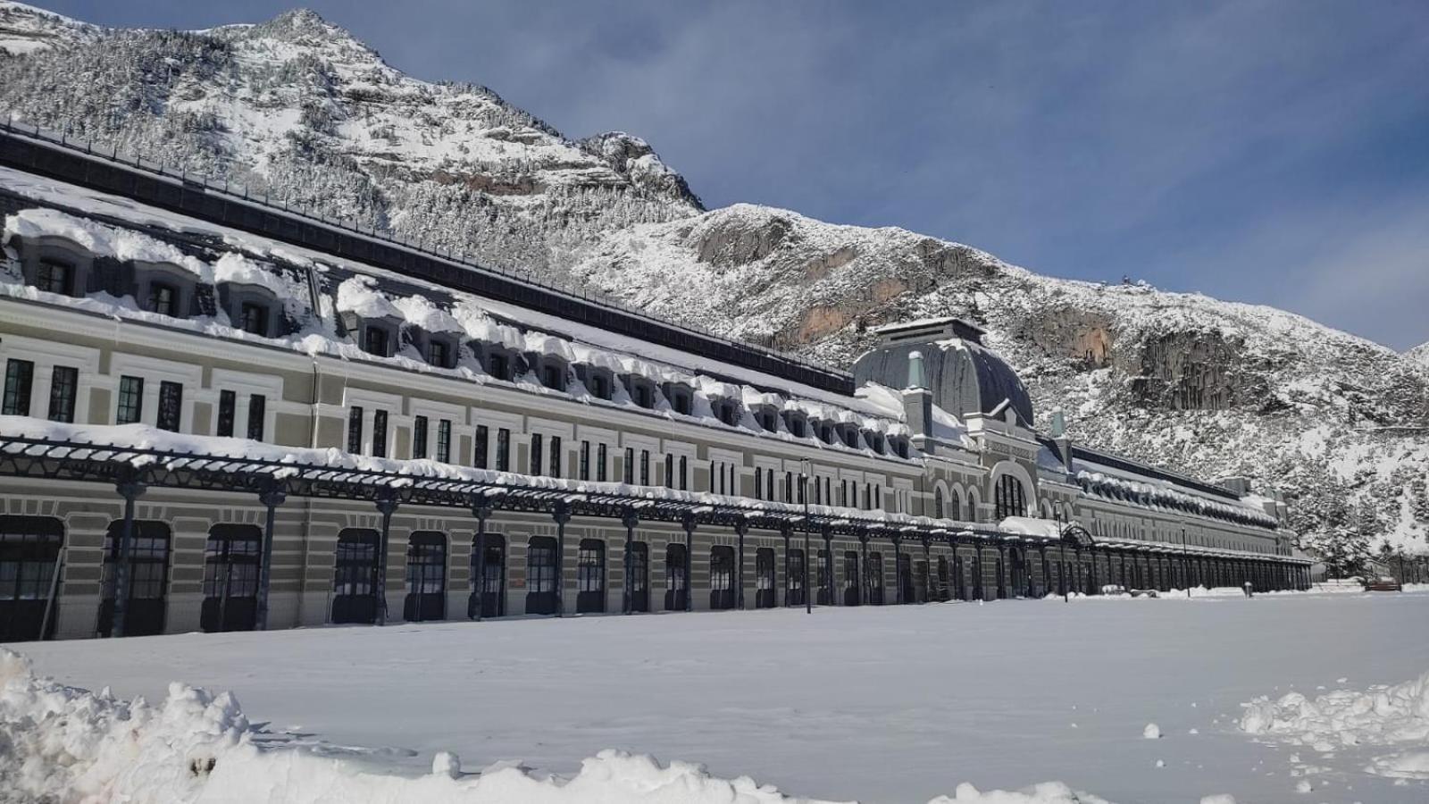 Arce Avairent Canfranc Estacion Apartment Exterior foto
